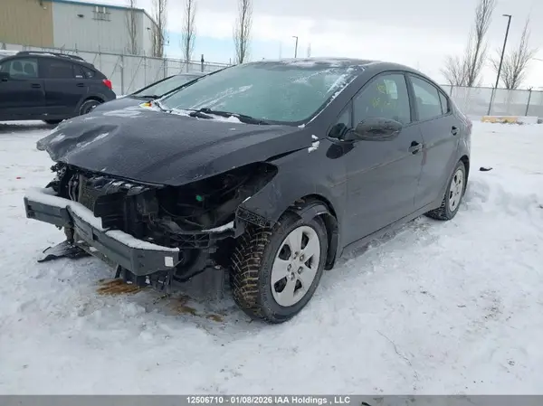 3KPFK4A72JE202841 2018 KIA FORTE - Image 2