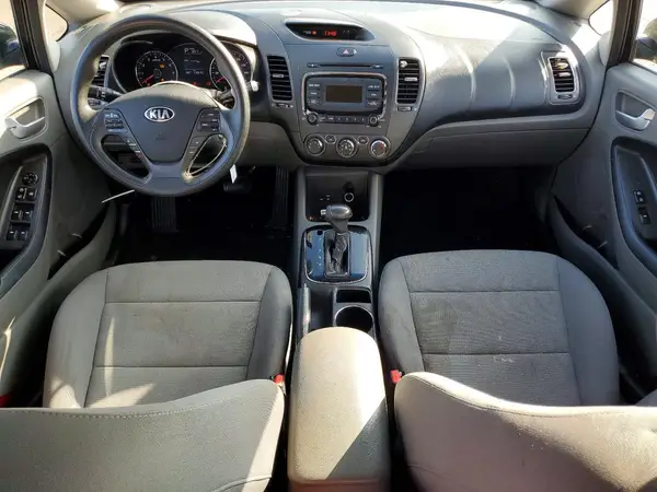3KPFK4A72JE204119 2018 KIA FORTE - Image 8