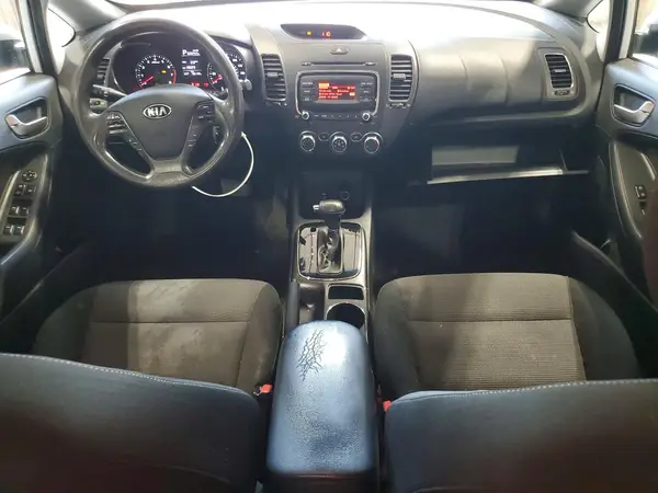 3KPFK4A72JE205626 2018 KIA FORTE - Image 8