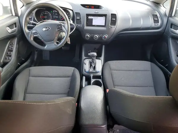 3KPFK4A72JE206338 2018 KIA FORTE - Image 8