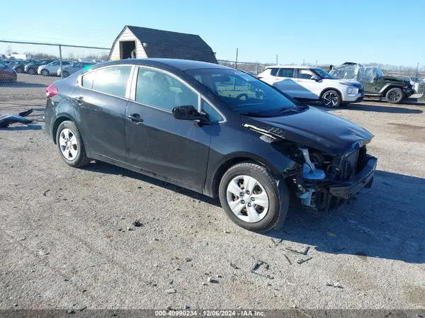 3KPFK4A72JE210292 2018 KIA FORTE - Image 1