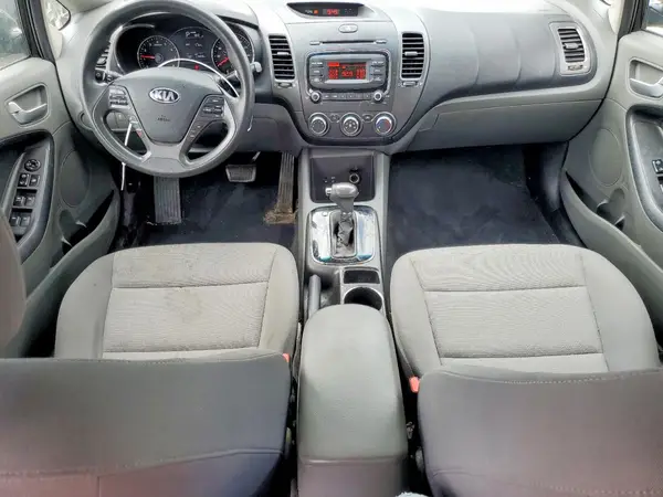 3KPFK4A72JE212611 2018 KIA FORTE - Image 8