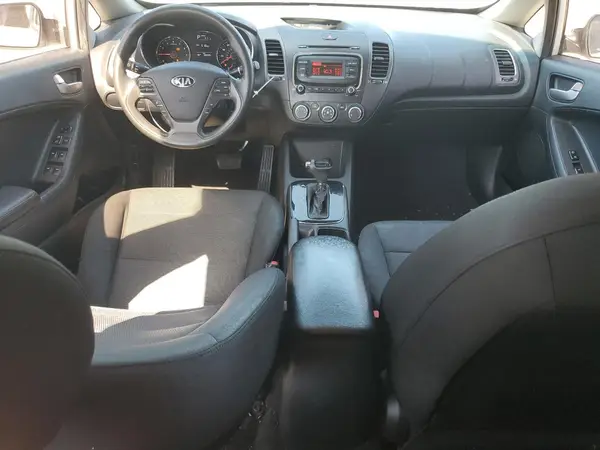 3KPFK4A72JE214424 2018 KIA FORTE - Image 8