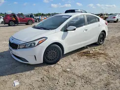 3KPFK4A72JE218411 2018 KIA FORTE