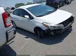 3KPFK4A72JE218957 2018 KIA FORTE