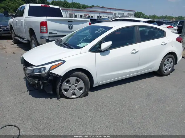 3KPFK4A72JE218957 2018 KIA FORTE - Image 2