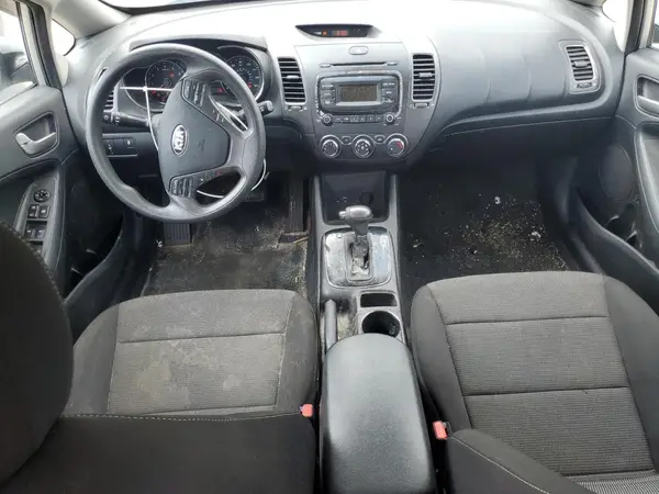 3KPFK4A72JE219719 2018 KIA FORTE - Image 8