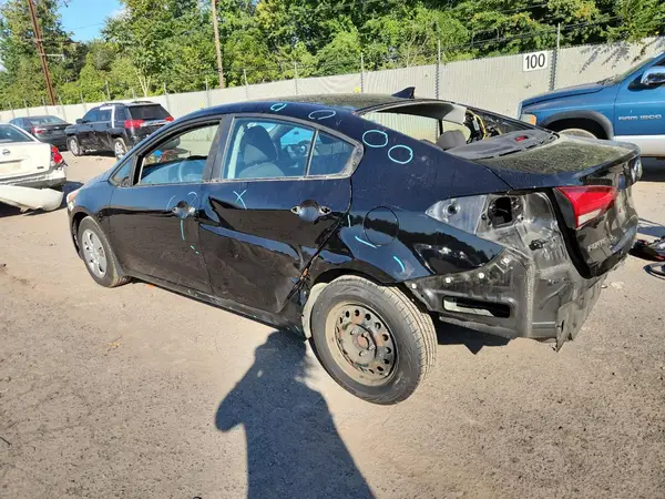 3KPFK4A72JE219848 2018 KIA FORTE - Image 2