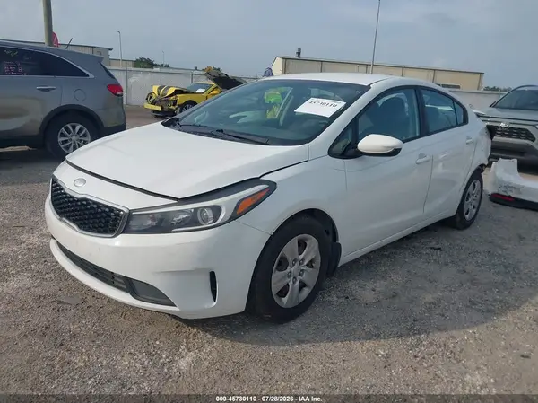 3KPFK4A72JE219977 2018 KIA FORTE - Image 2