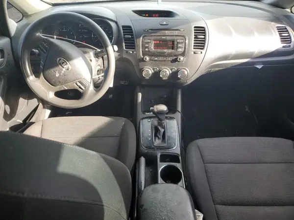 3KPFK4A72JE221731 2018 KIA FORTE - Image 8