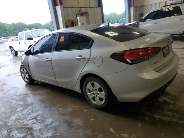 3KPFK4A72JE221745 2018 KIA FORTE - Image 2
