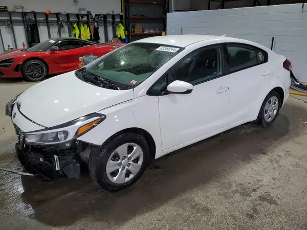 3KPFK4A72JE222118 2018 KIA FORTE - Image 1