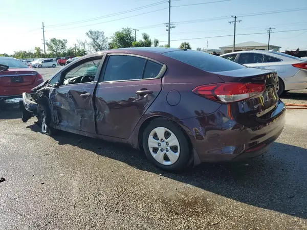 3KPFK4A72JE223804 2018 KIA FORTE - Image 2
