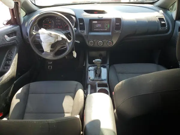 3KPFK4A72JE223804 2018 KIA FORTE - Image 8