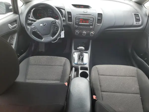 3KPFK4A72JE225343 2018 KIA FORTE - Image 8
