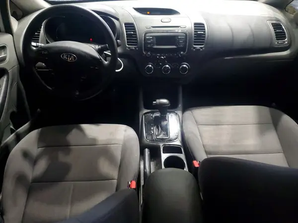 3KPFK4A72JE228467 2018 KIA FORTE - Image 8