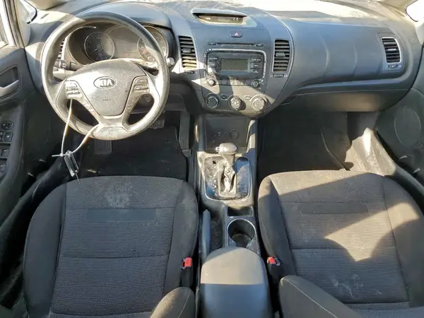 3KPFK4A72JE229490 2018 KIA FORTE - Image 8