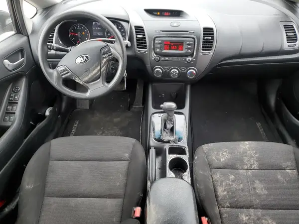 3KPFK4A72JE229814 2018 KIA FORTE - Image 8