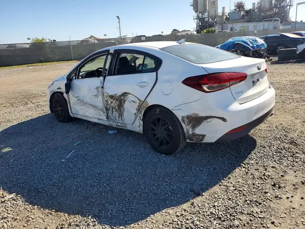 3KPFK4A72JE230624 2018 KIA FORTE - Image 2