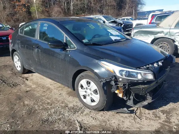 3KPFK4A72JE230686 2018 KIA FORTE - Image 1