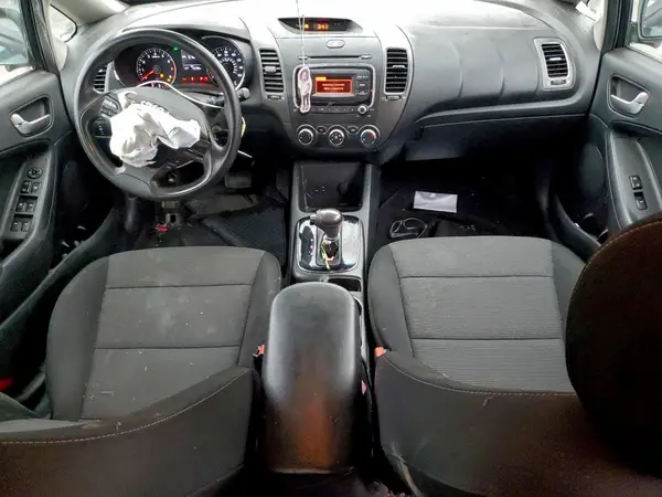 3KPFK4A72JE235239 2018 KIA FORTE - Image 8