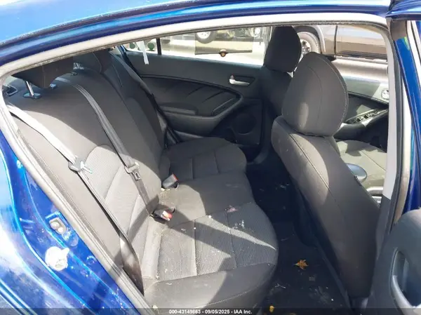 3KPFK4A72JE236052 2018 KIA FORTE - Image 8