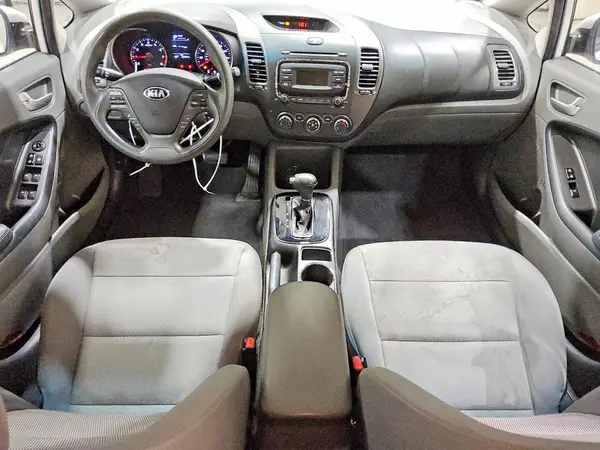 3KPFK4A72JE236276 2018 KIA FORTE - Image 8