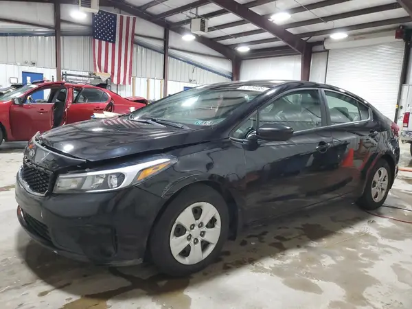 3KPFK4A72JE237282 2018 KIA FORTE - Image 1