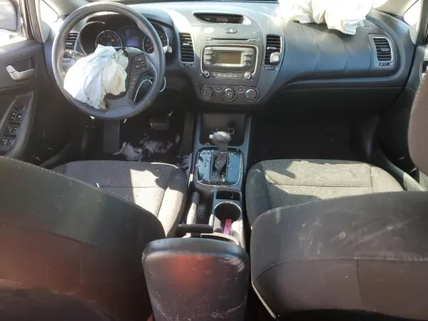 3KPFK4A72JE239050 2018 KIA FORTE - Image 8