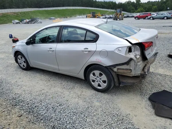 3KPFK4A72JE241686 2018 KIA FORTE - Image 2