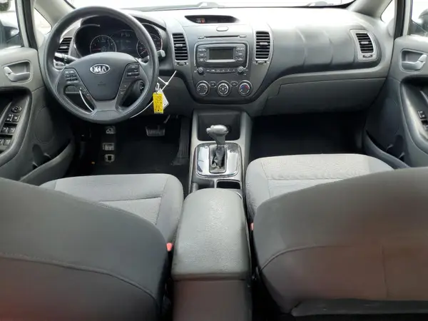 3KPFK4A72JE241686 2018 KIA FORTE - Image 8