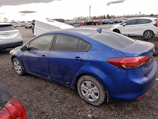 3KPFK4A72JE245236 2018 KIA FORTE - Image 2