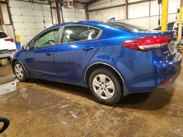 3KPFK4A72JE245852 2018 KIA FORTE - Image 2