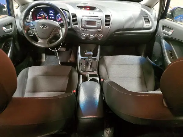 3KPFK4A72JE245852 2018 KIA FORTE - Image 8