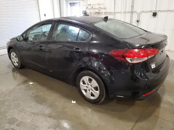 3KPFK4A72JE246242 2018 KIA FORTE - Image 2