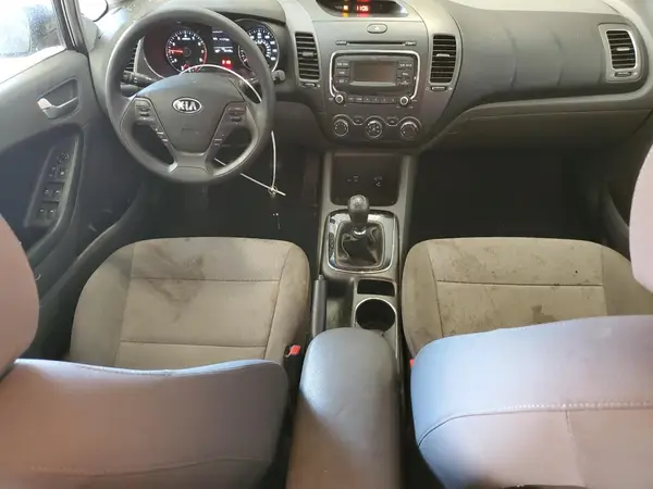 3KPFK4A72JE246242 2018 KIA FORTE - Image 8