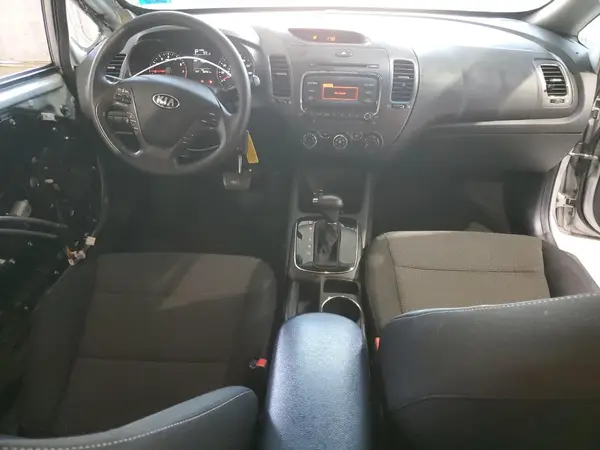 3KPFK4A72JE246497 2018 KIA FORTE - Image 8