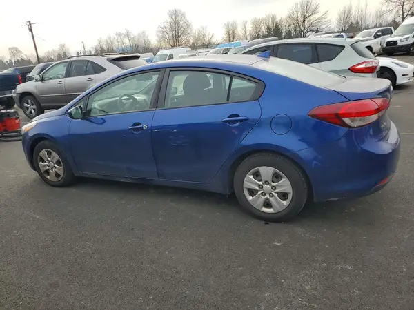 3KPFK4A72JE252249 2018 KIA FORTE - Image 2