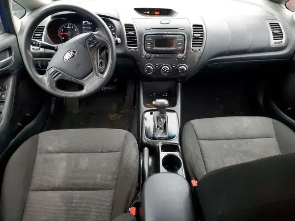 3KPFK4A72JE252249 2018 KIA FORTE - Image 8