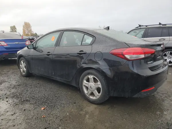 3KPFK4A72JE254986 2018 KIA FORTE - Image 2