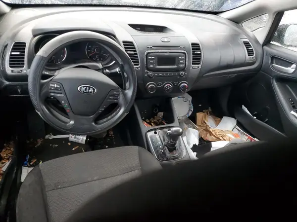 3KPFK4A72JE254986 2018 KIA FORTE - Image 8