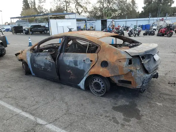 3KPFK4A72JE258133 2018 KIA FORTE - Image 2