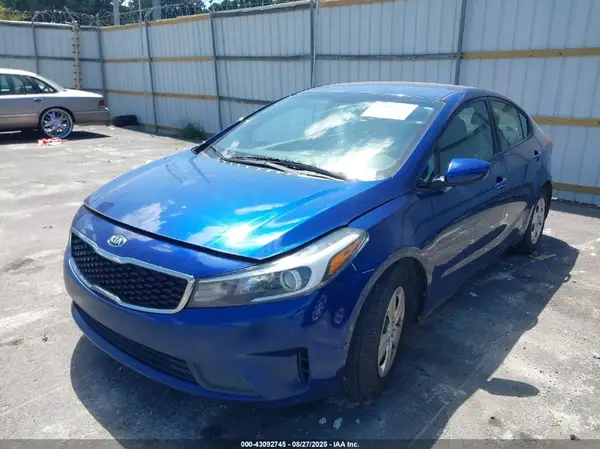 3KPFK4A72JE259167 2018 KIA FORTE - Image 2