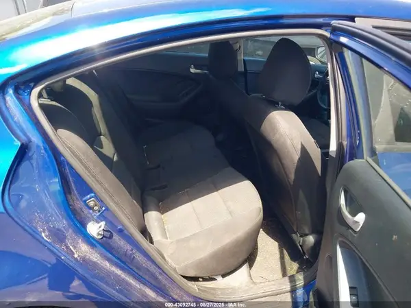 3KPFK4A72JE259167 2018 KIA FORTE - Image 8