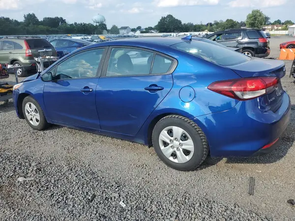 3KPFK4A72JE260965 2018 KIA FORTE - Image 2