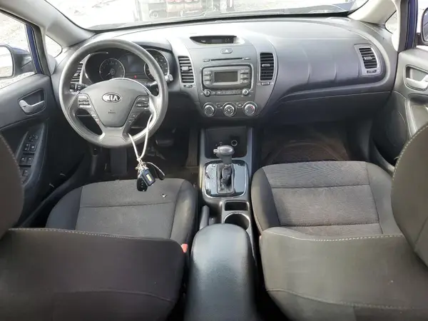 3KPFK4A72JE260965 2018 KIA FORTE - Image 8