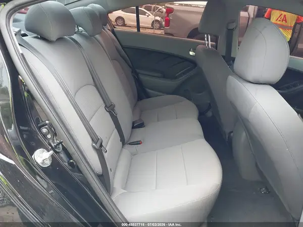 3KPFK4A72JE262716 2018 KIA FORTE - Image 8
