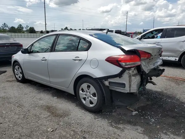 3KPFK4A72JE265759 2018 KIA FORTE - Image 2