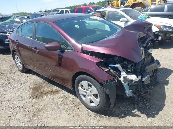3KPFK4A72JE269309 2018 KIA FORTE - Image 1