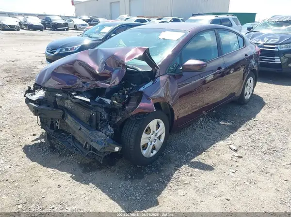 3KPFK4A72JE269309 2018 KIA FORTE - Image 2
